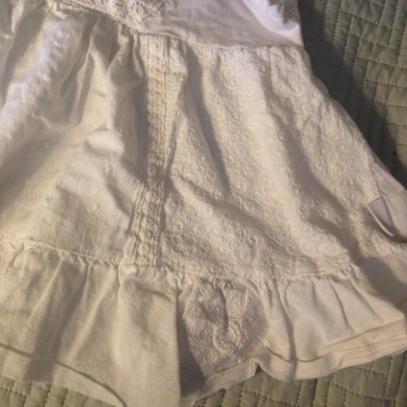 Little white embroidered spaghetti strap tunic top - Picture 3 of 3